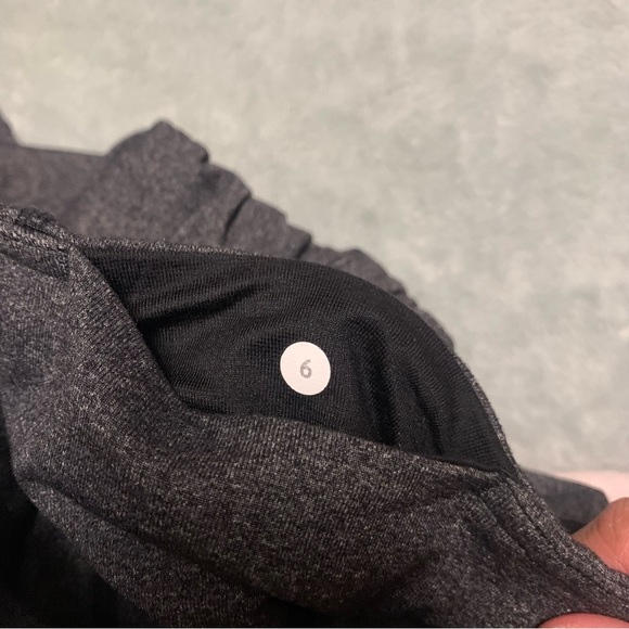 LULULEMON leggings size 6 - Picture 4 of 4